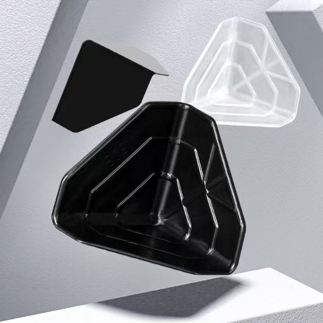 Trojstranný plastový chránič rohov na kartóny